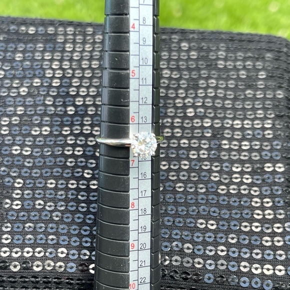 💍 14K white gold round brilliant 1 ct lab grown Diamond solitaire ring - Picture 5 of 6